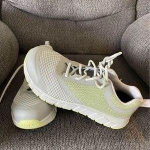 women’s work shoes